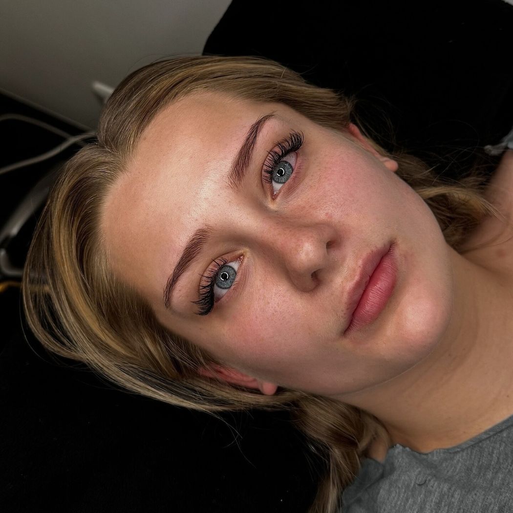 lashes & brows